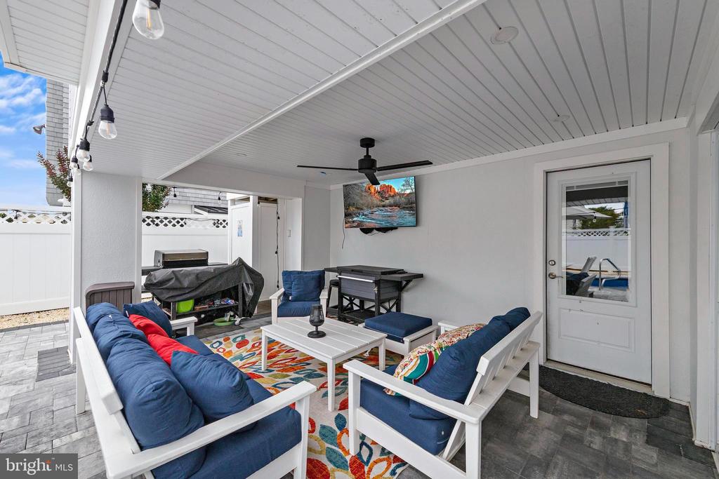 17 W HARDING AVE.