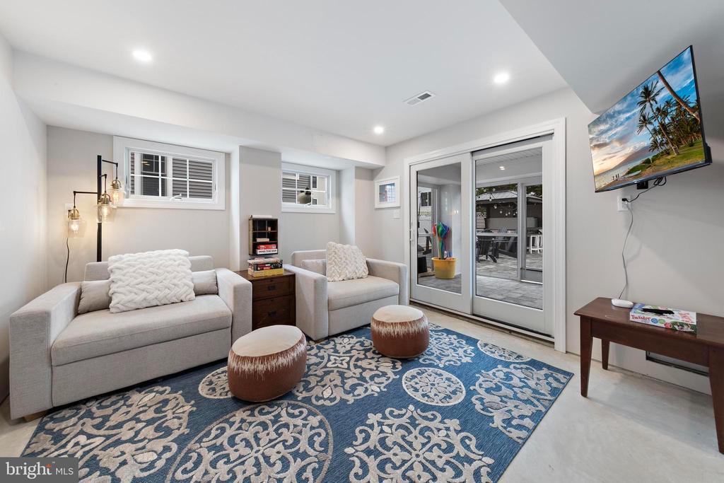 17 W HARDING AVE.