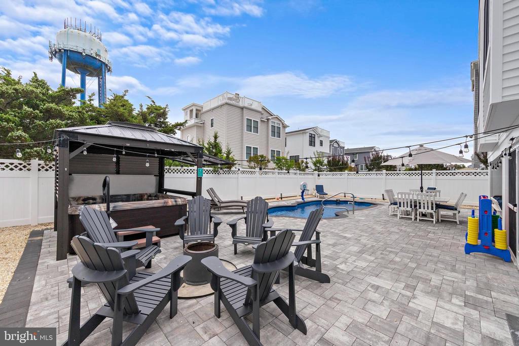 17 W HARDING AVE.