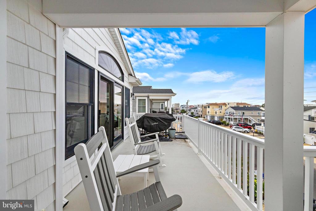 17 W HARDING AVE.