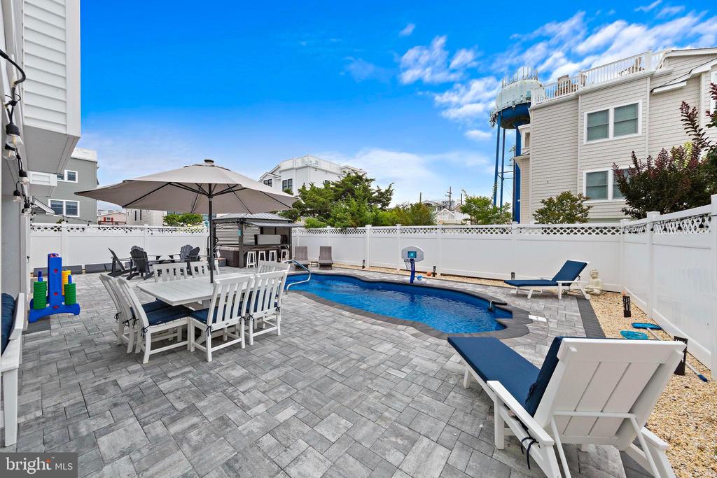17 W HARDING AVE.