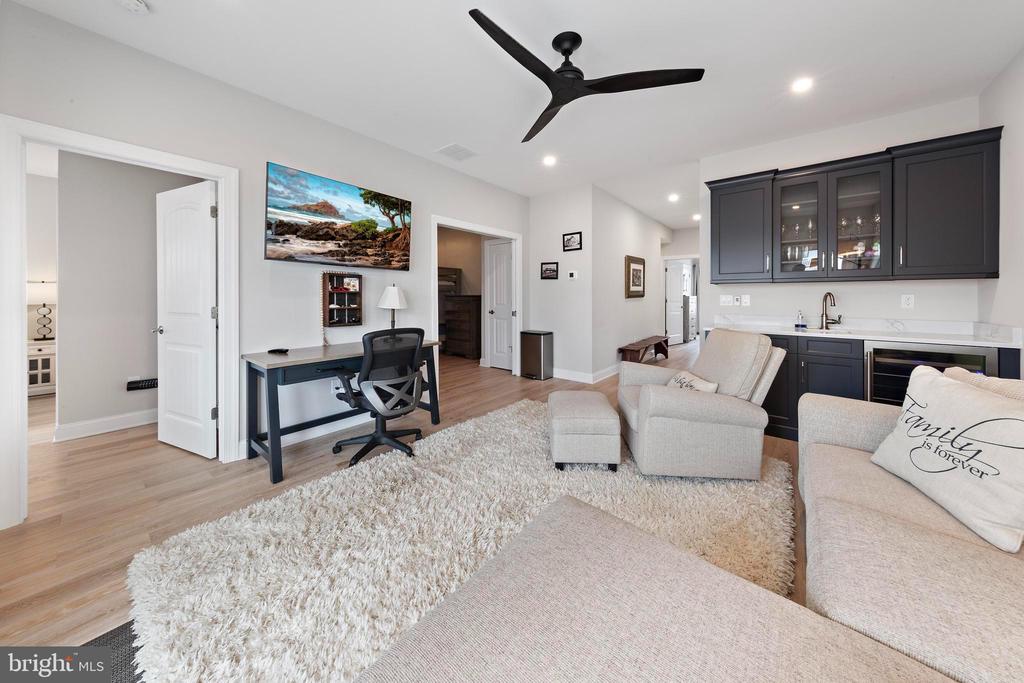 17 W HARDING AVE.