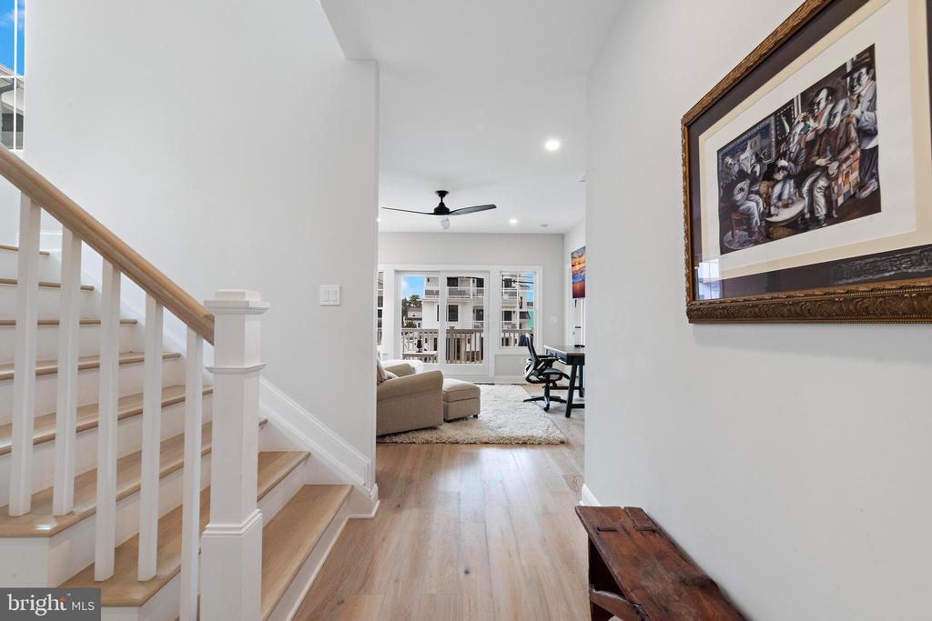 17 W HARDING AVE.