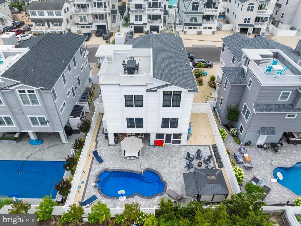 17 W HARDING AVE.