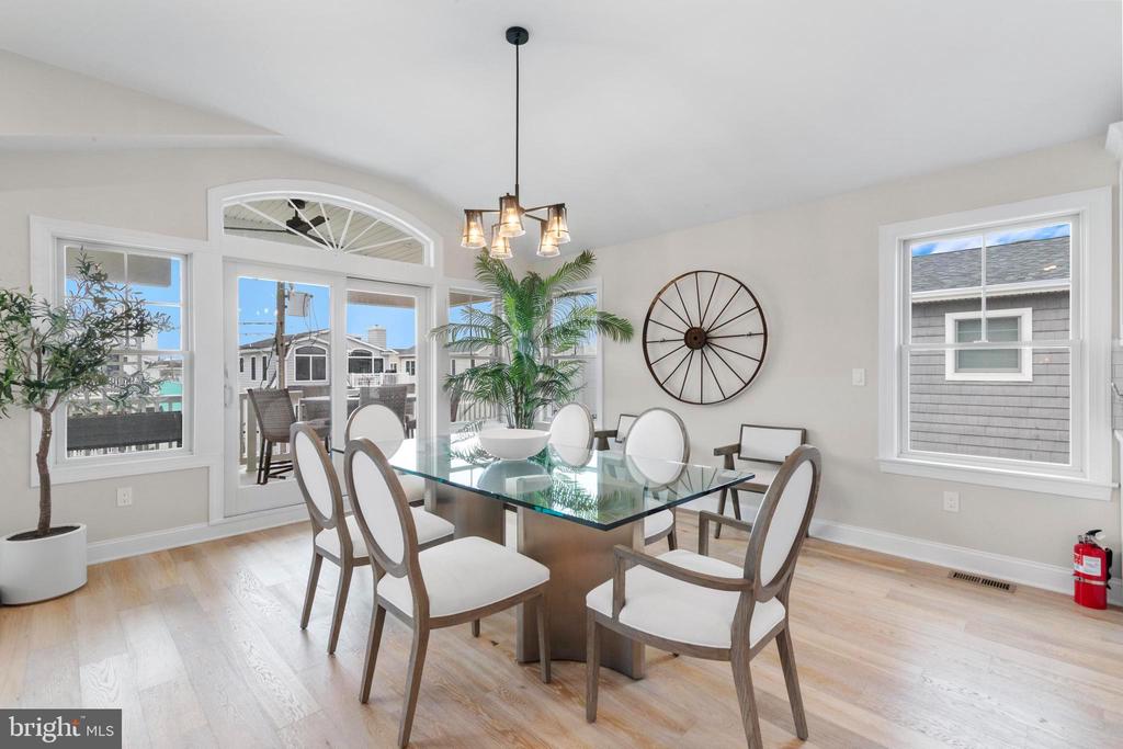 17 W HARDING AVE.