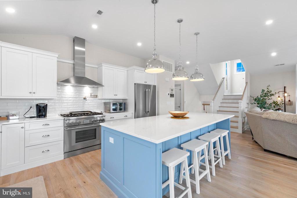 17 W HARDING AVE.