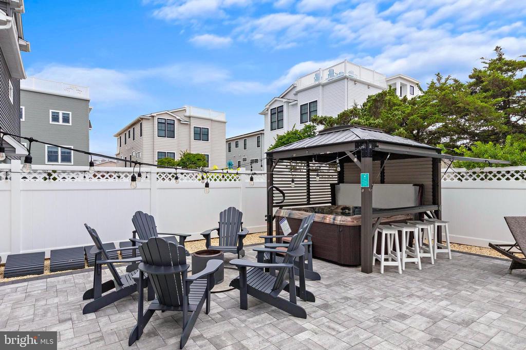 17 W HARDING AVE.