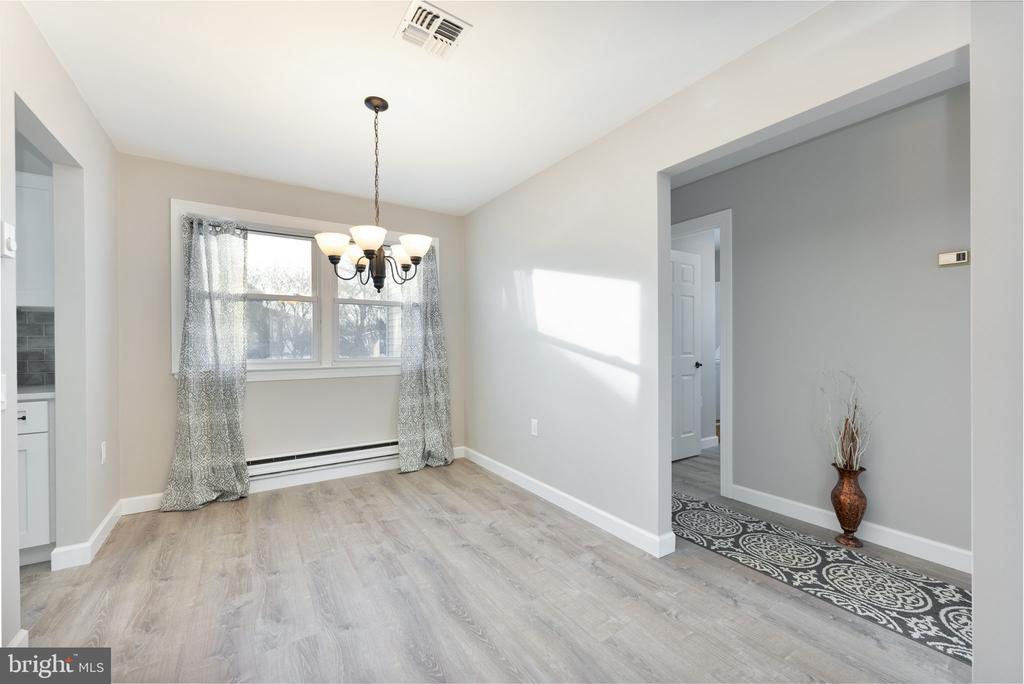 5 GREENMEADOW LANE