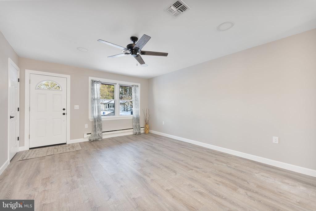 5 GREENMEADOW LANE