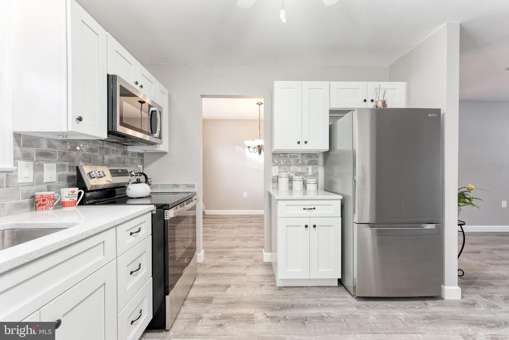 5 GREENMEADOW LANE