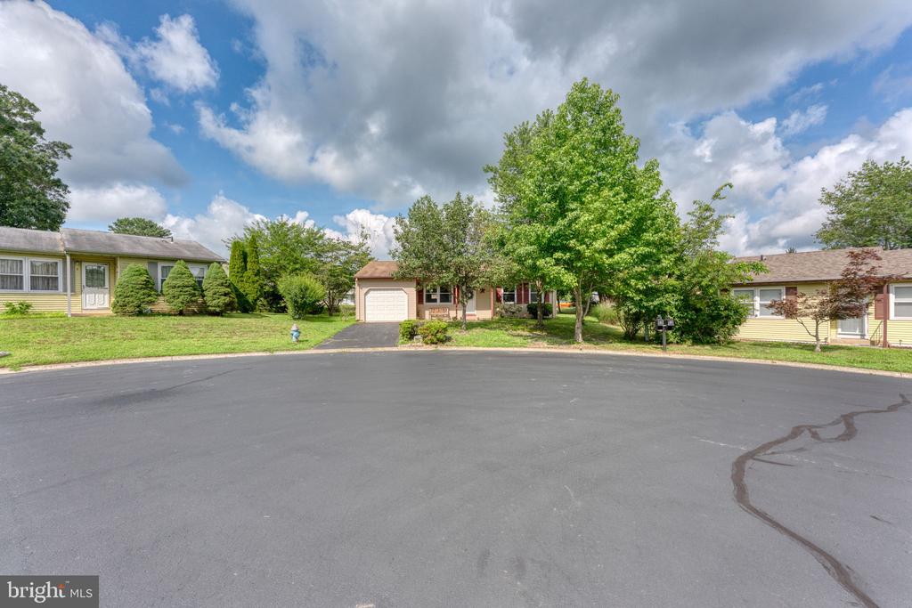 5 GREENMEADOW LANE