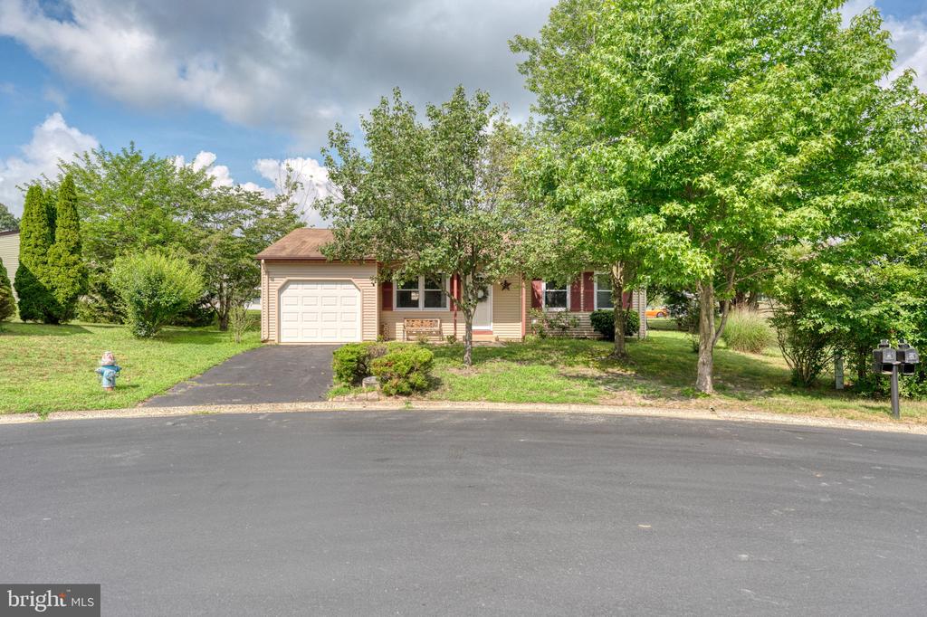 5 GREENMEADOW LANE