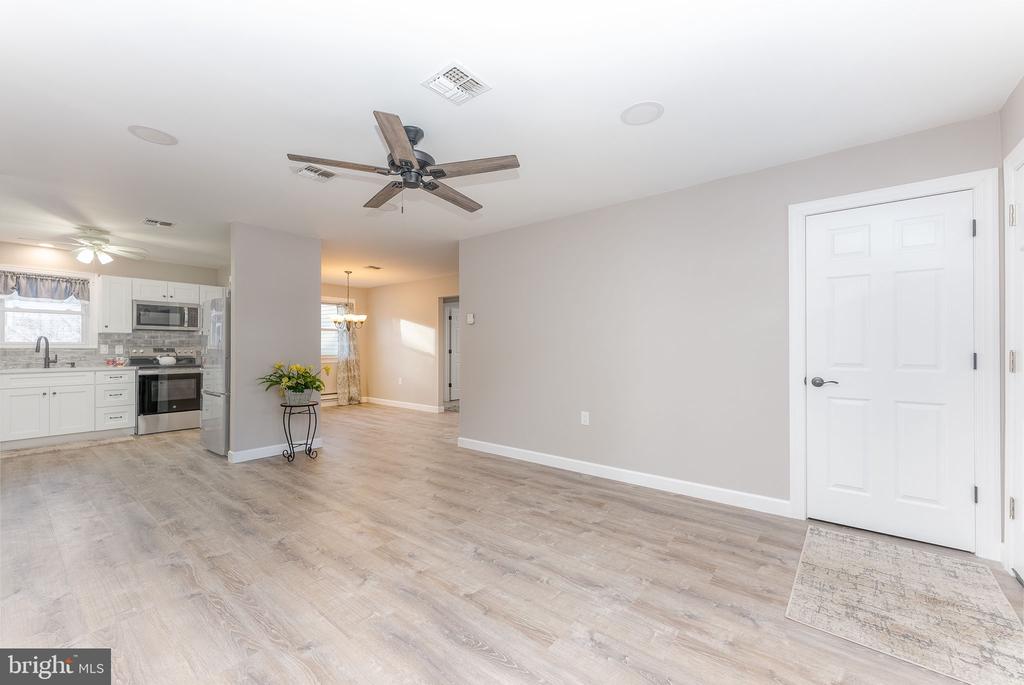 5 GREENMEADOW LANE