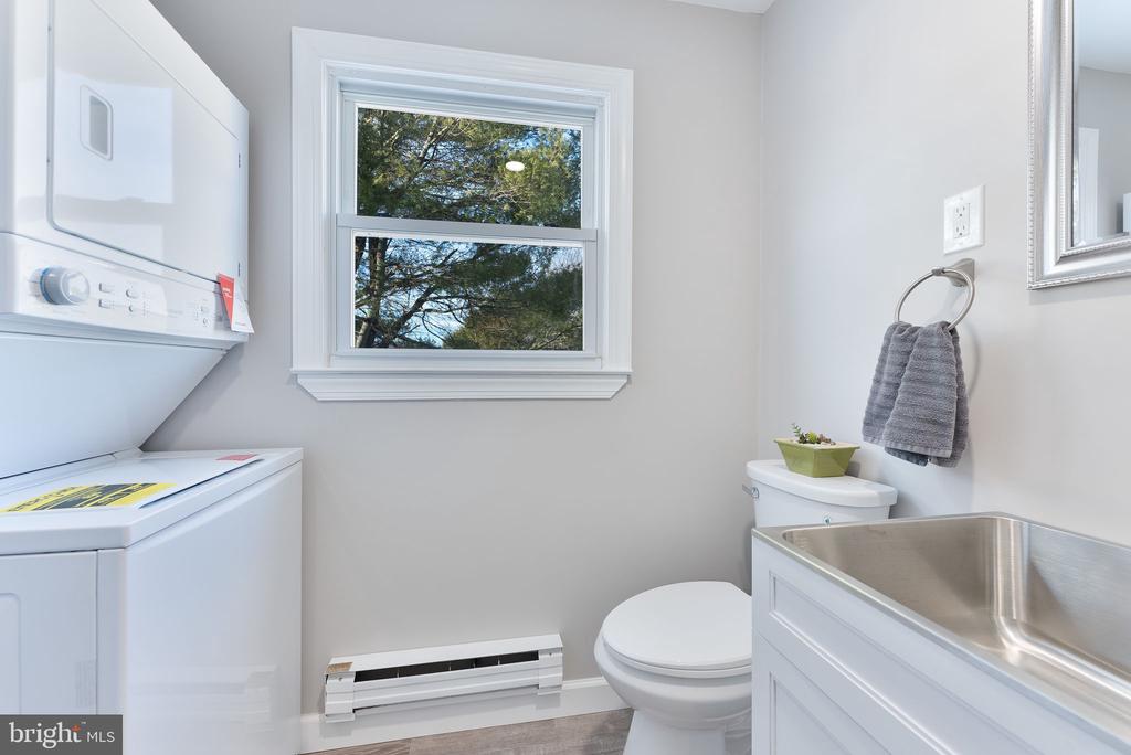5 GREENMEADOW LANE