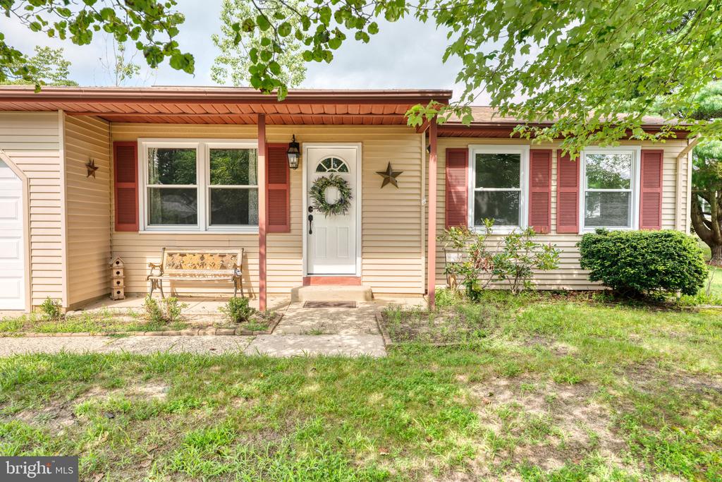 5 GREENMEADOW LANE