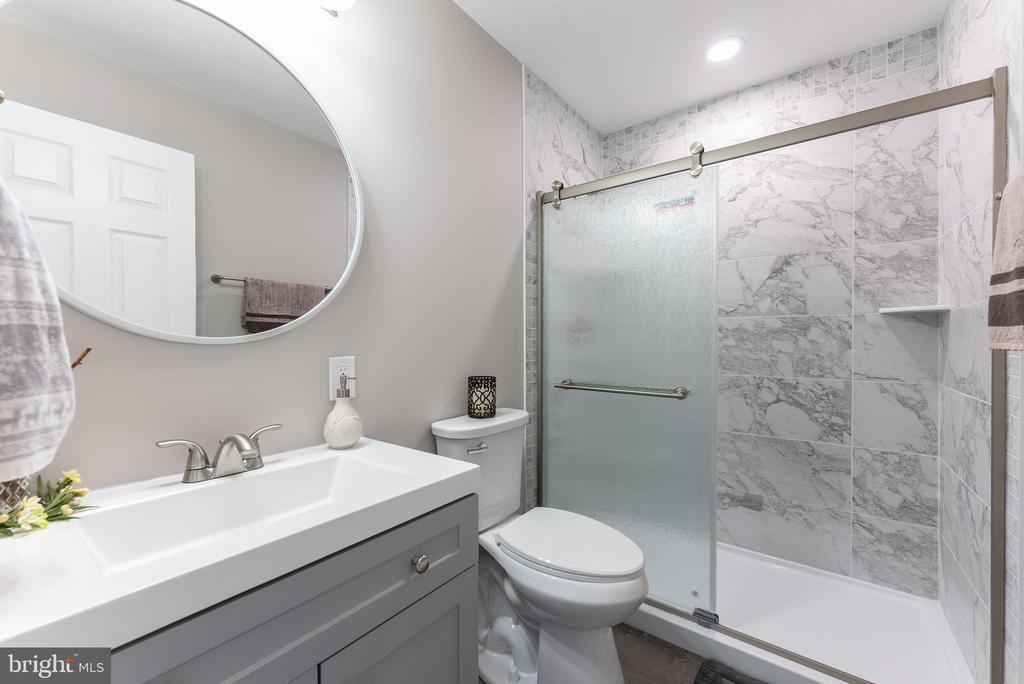 5 GREENMEADOW LANE