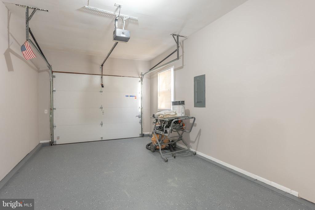 5 GREENMEADOW LANE