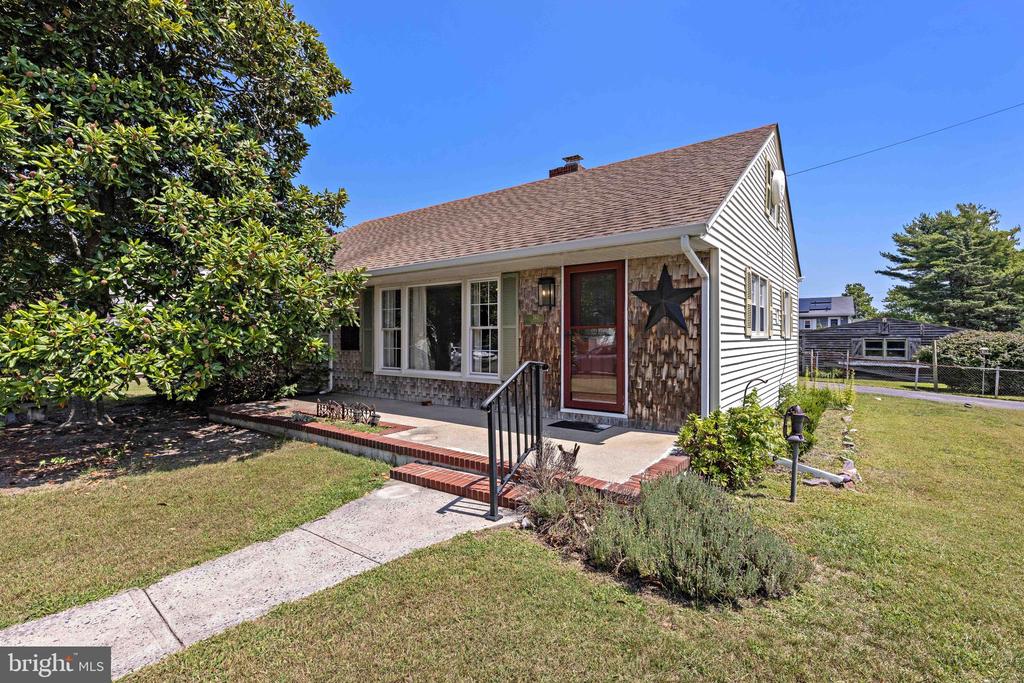 361 BAY AVENUE