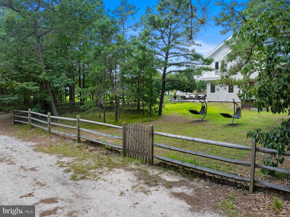 299 HAWTHORNE LANE