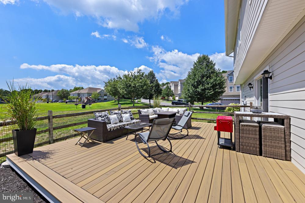 299 HAWTHORNE LANE