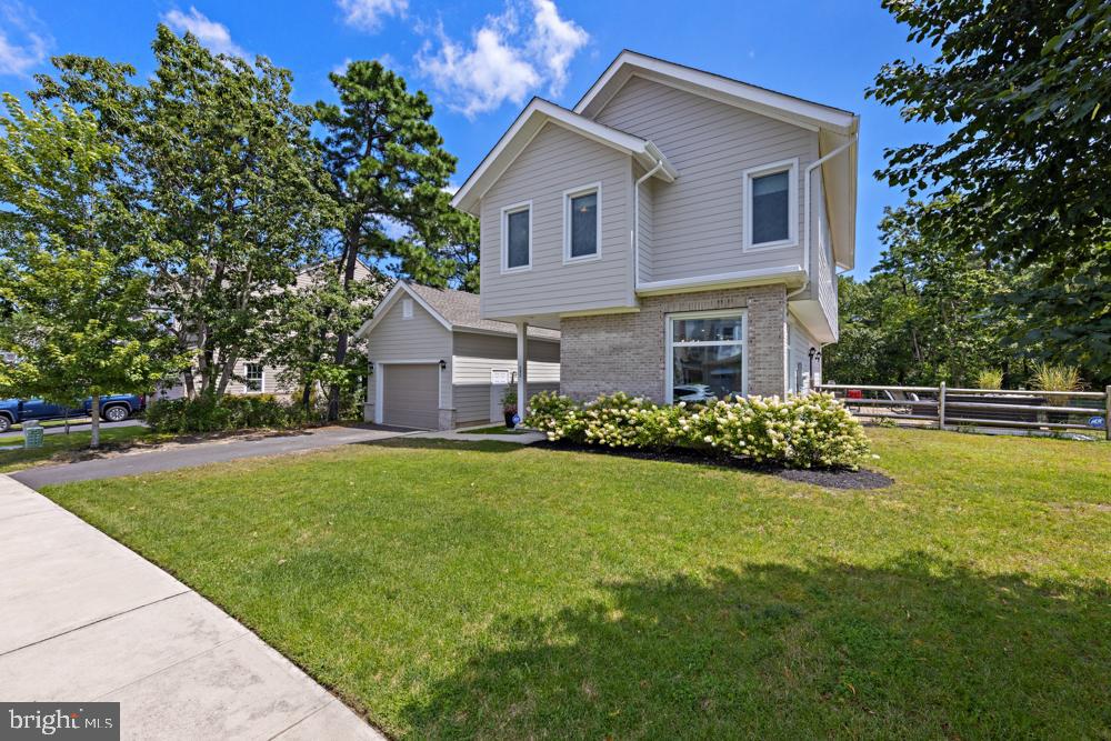 299 HAWTHORNE LANE