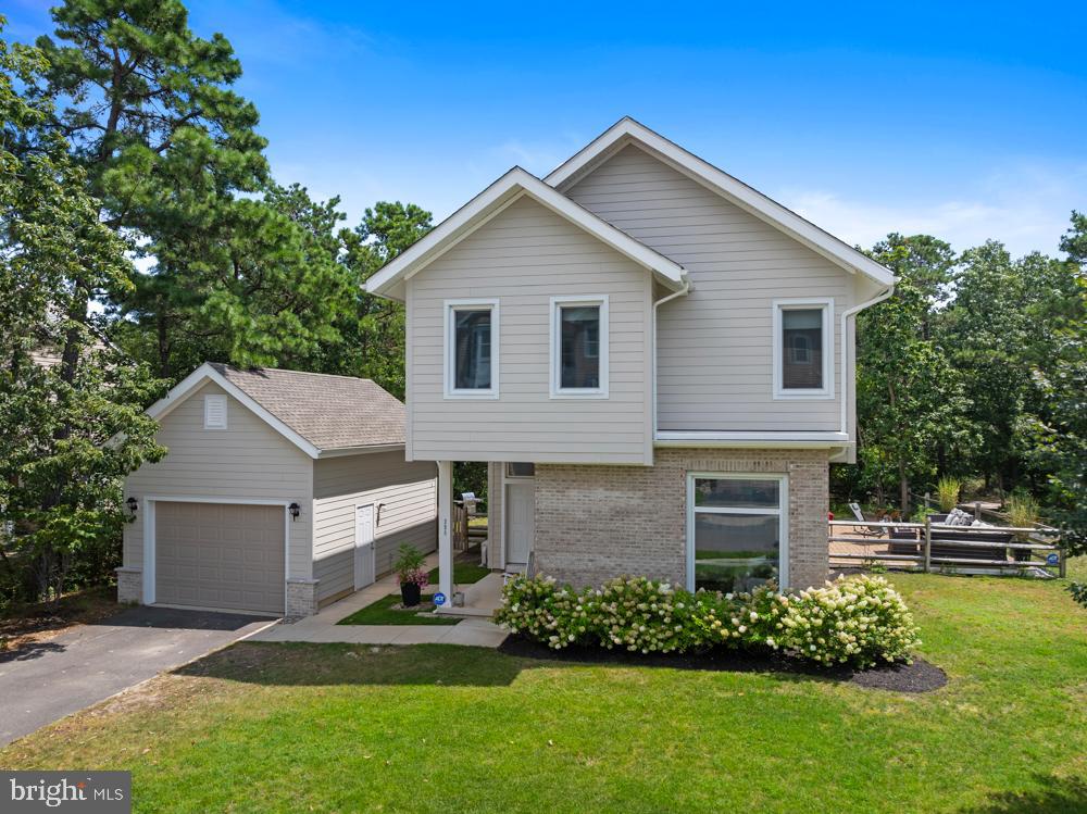 299 HAWTHORNE LANE