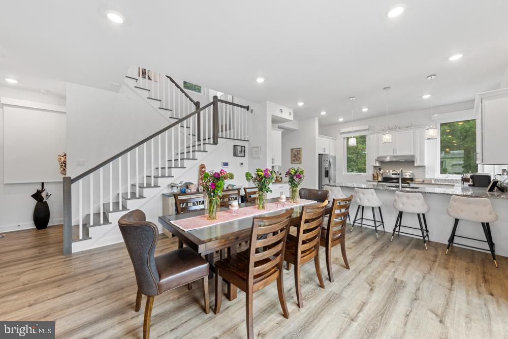 299 HAWTHORNE LANE