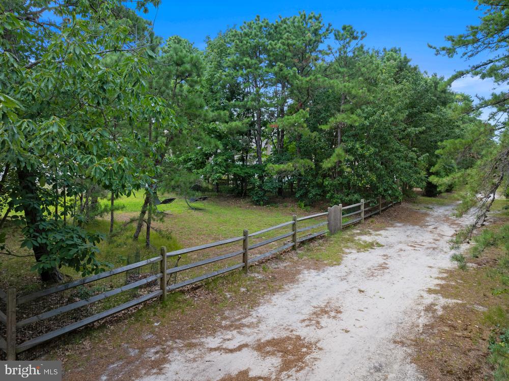 299 HAWTHORNE LANE