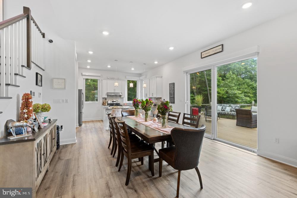 299 HAWTHORNE LANE