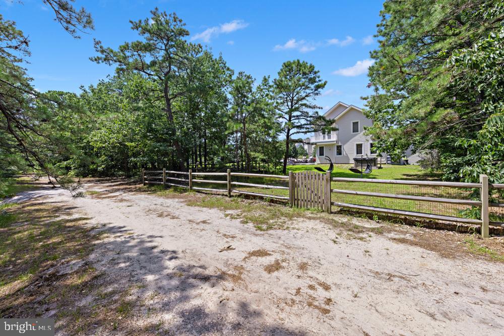 299 HAWTHORNE LANE