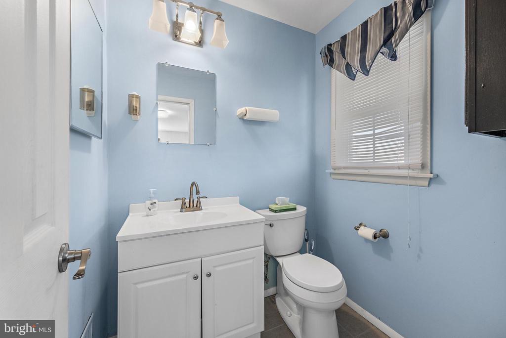 2 E 79TH STREET