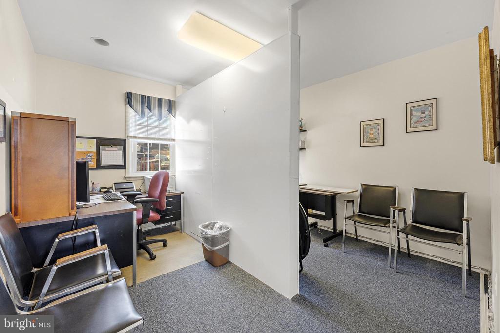2 E 79TH STREET