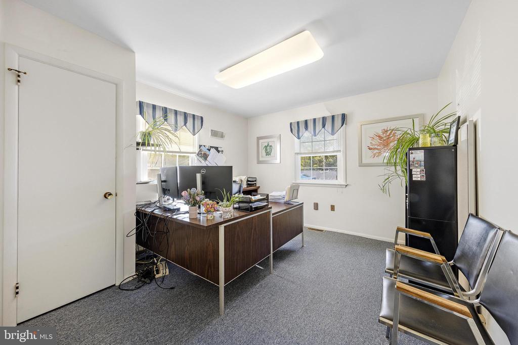 2 E 79TH STREET