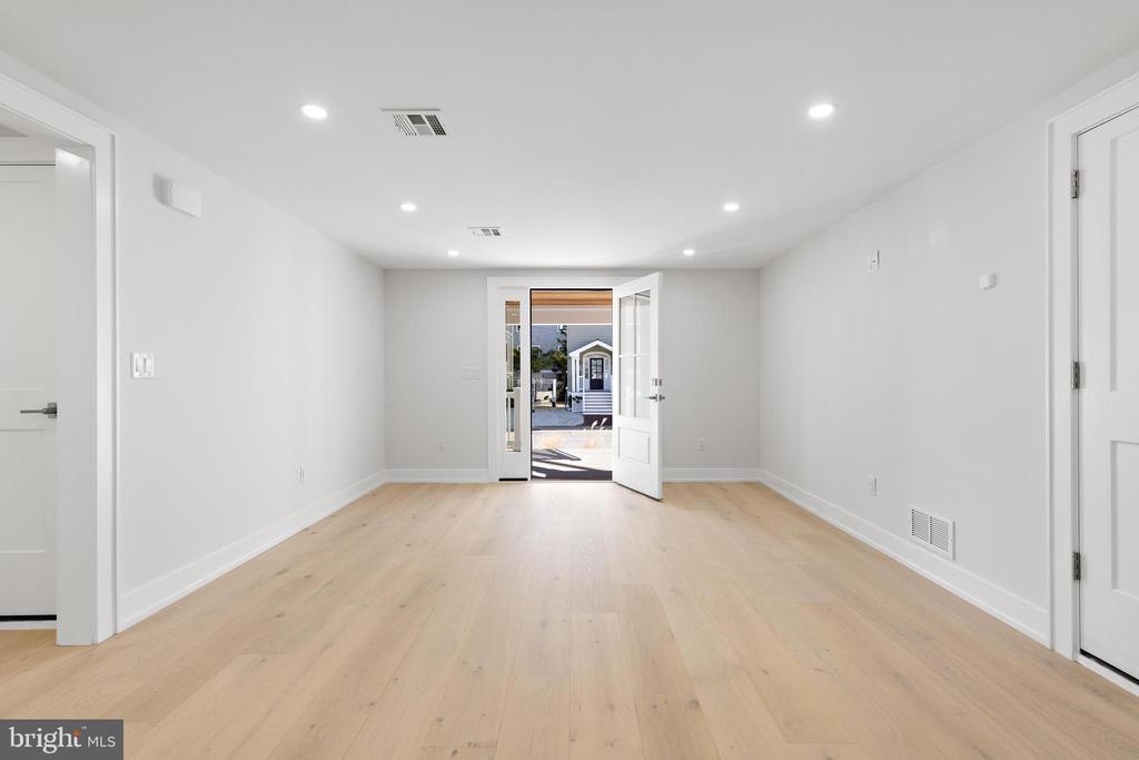 21 WEBSTER AVENUE