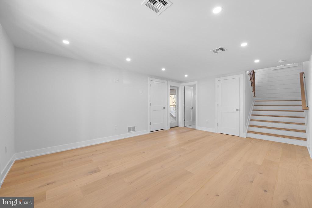 21 WEBSTER AVENUE