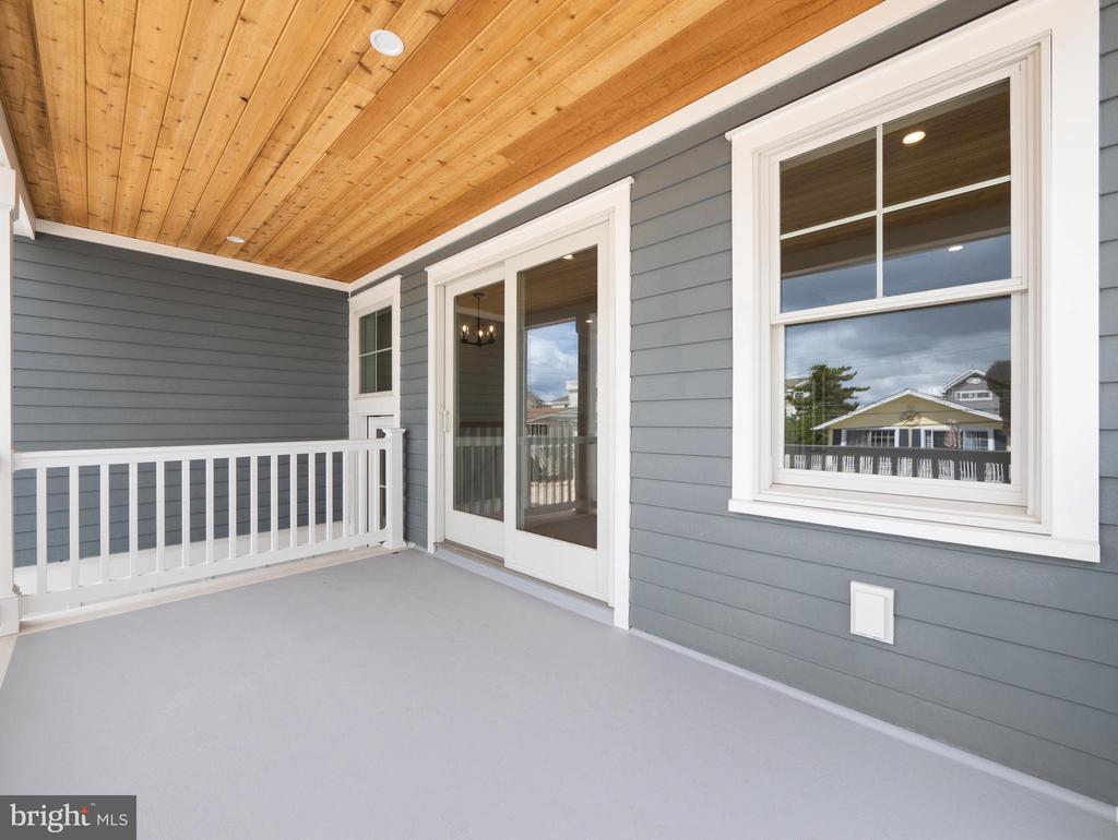20 W JOSHUA AVENUE