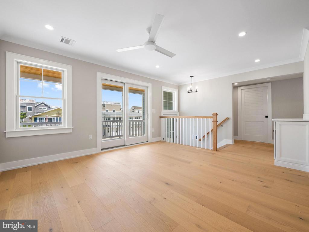 20 W JOSHUA AVENUE