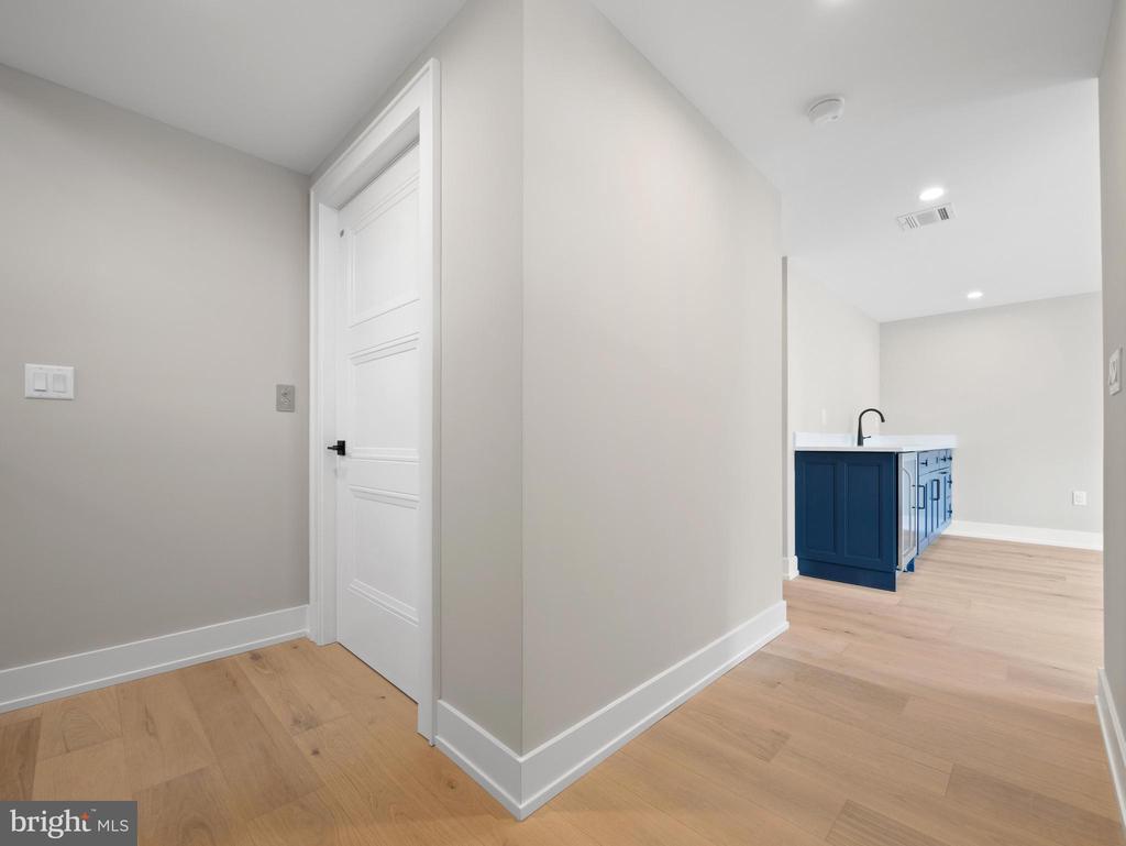 20 W JOSHUA AVENUE