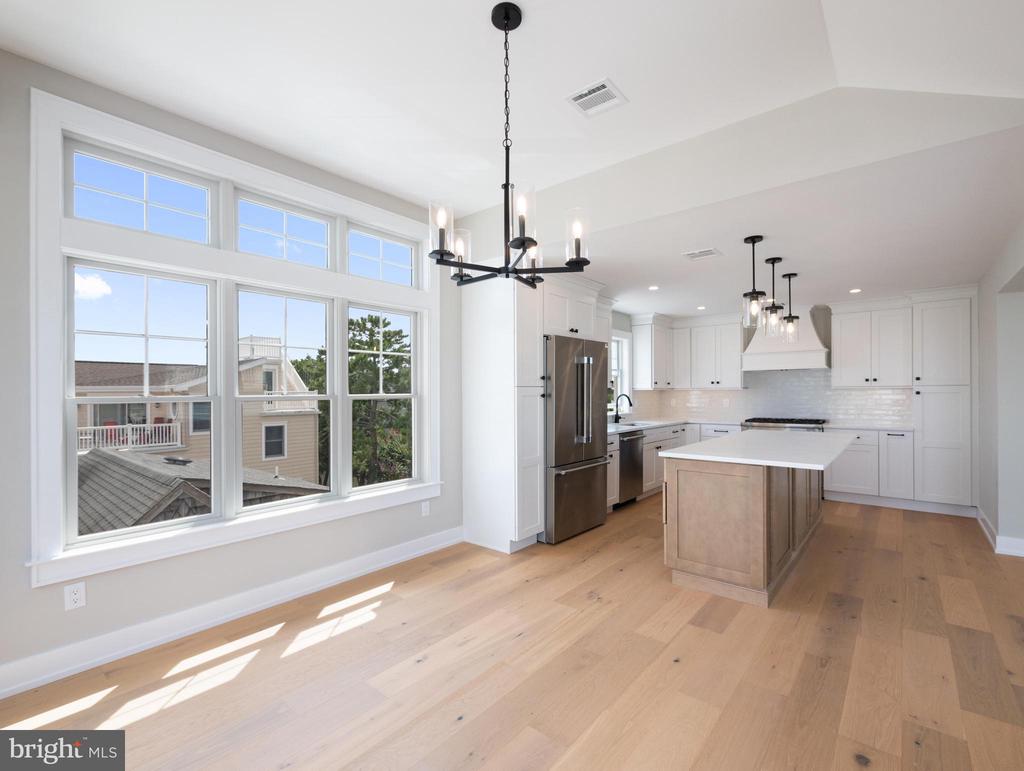 20 W JOSHUA AVENUE