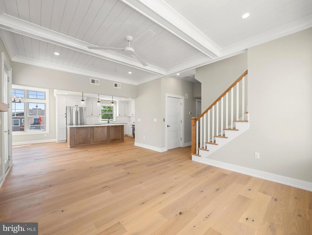 20 W JOSHUA AVENUE