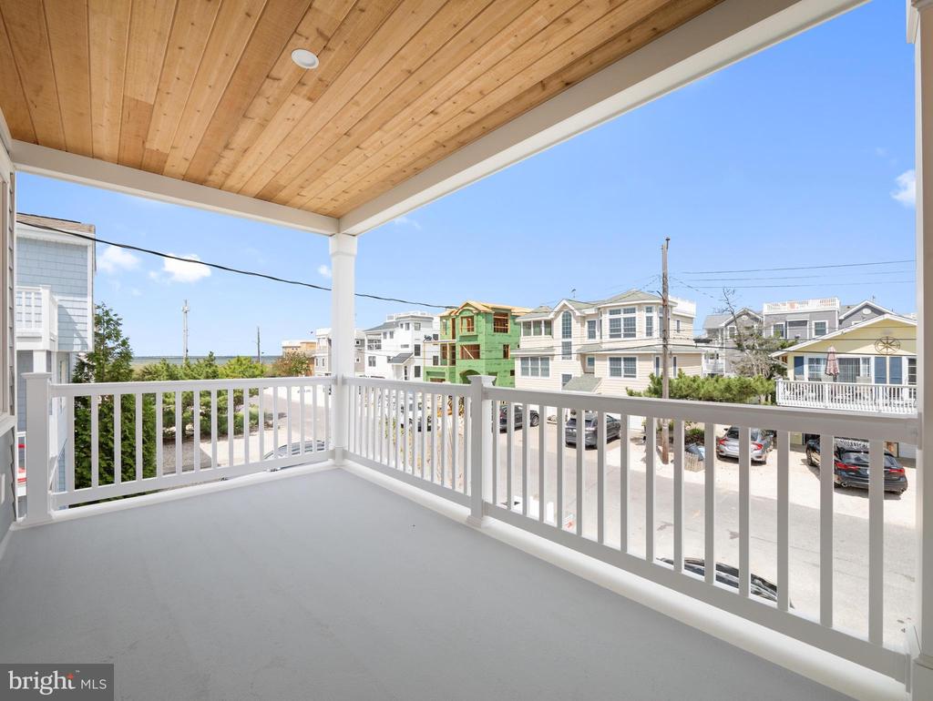 20 W JOSHUA AVENUE