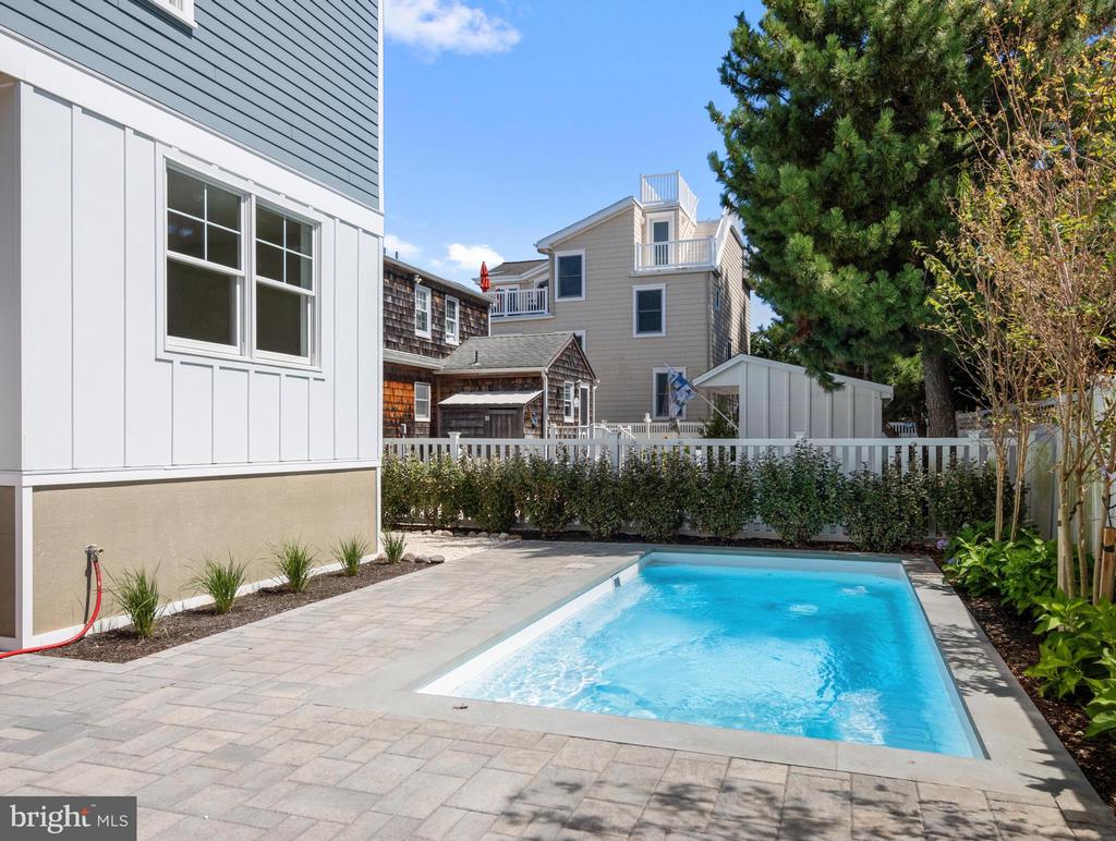 20 W JOSHUA AVENUE