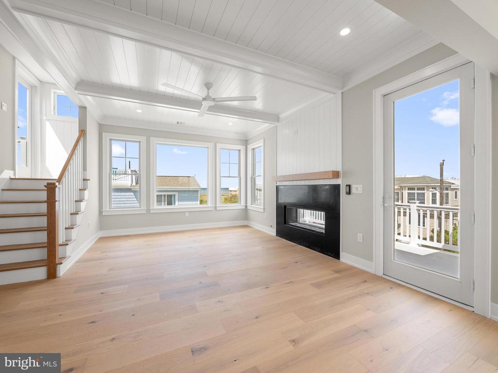 20 W JOSHUA AVENUE