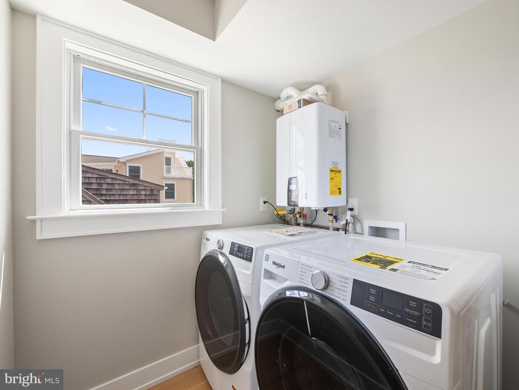 20 W JOSHUA AVENUE