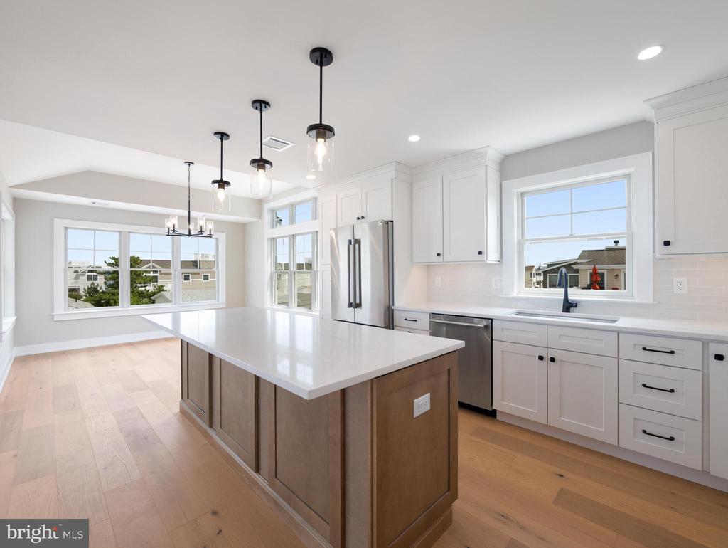 20 W JOSHUA AVENUE