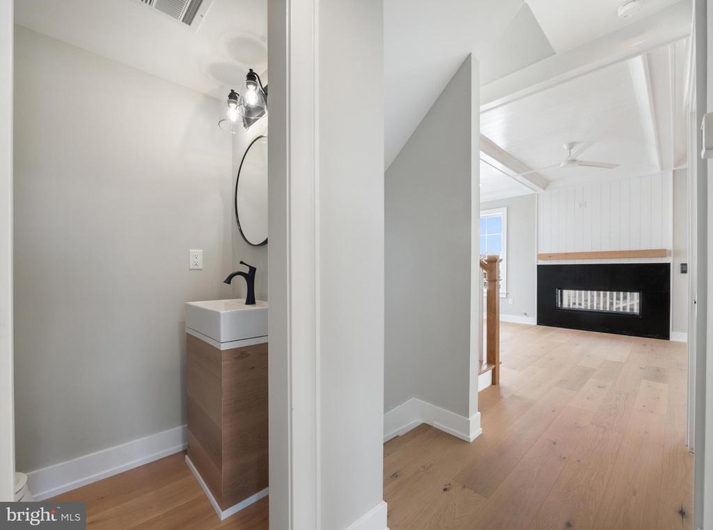 20 W JOSHUA AVENUE