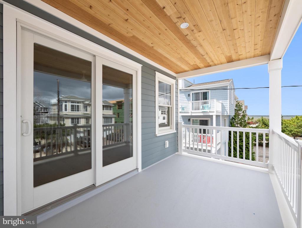 20 W JOSHUA AVENUE