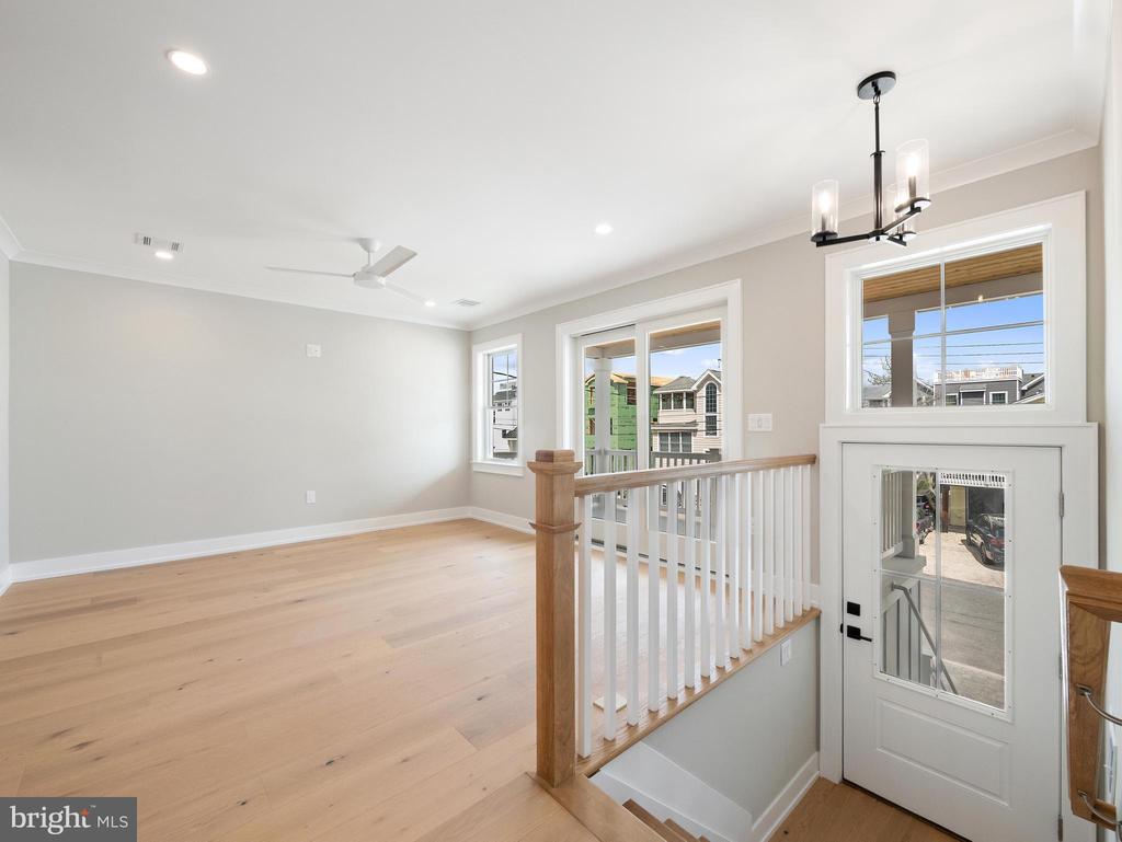 20 W JOSHUA AVENUE
