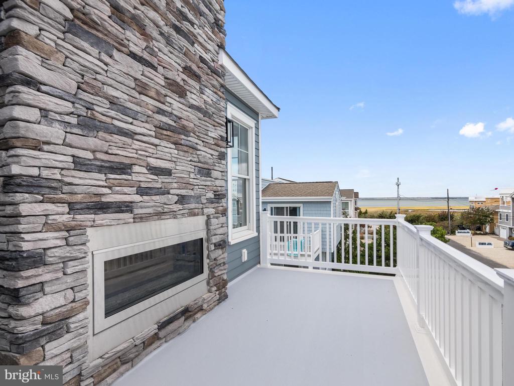 20 W JOSHUA AVENUE