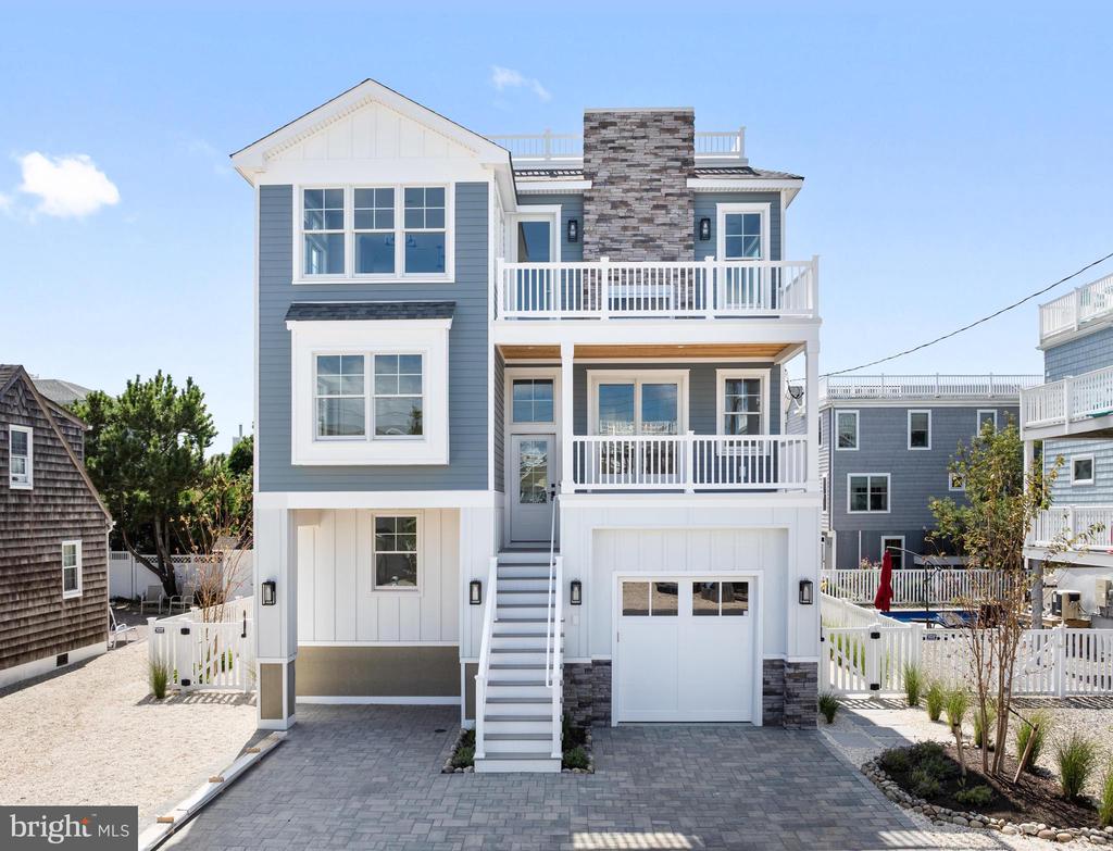 20 W JOSHUA AVENUE